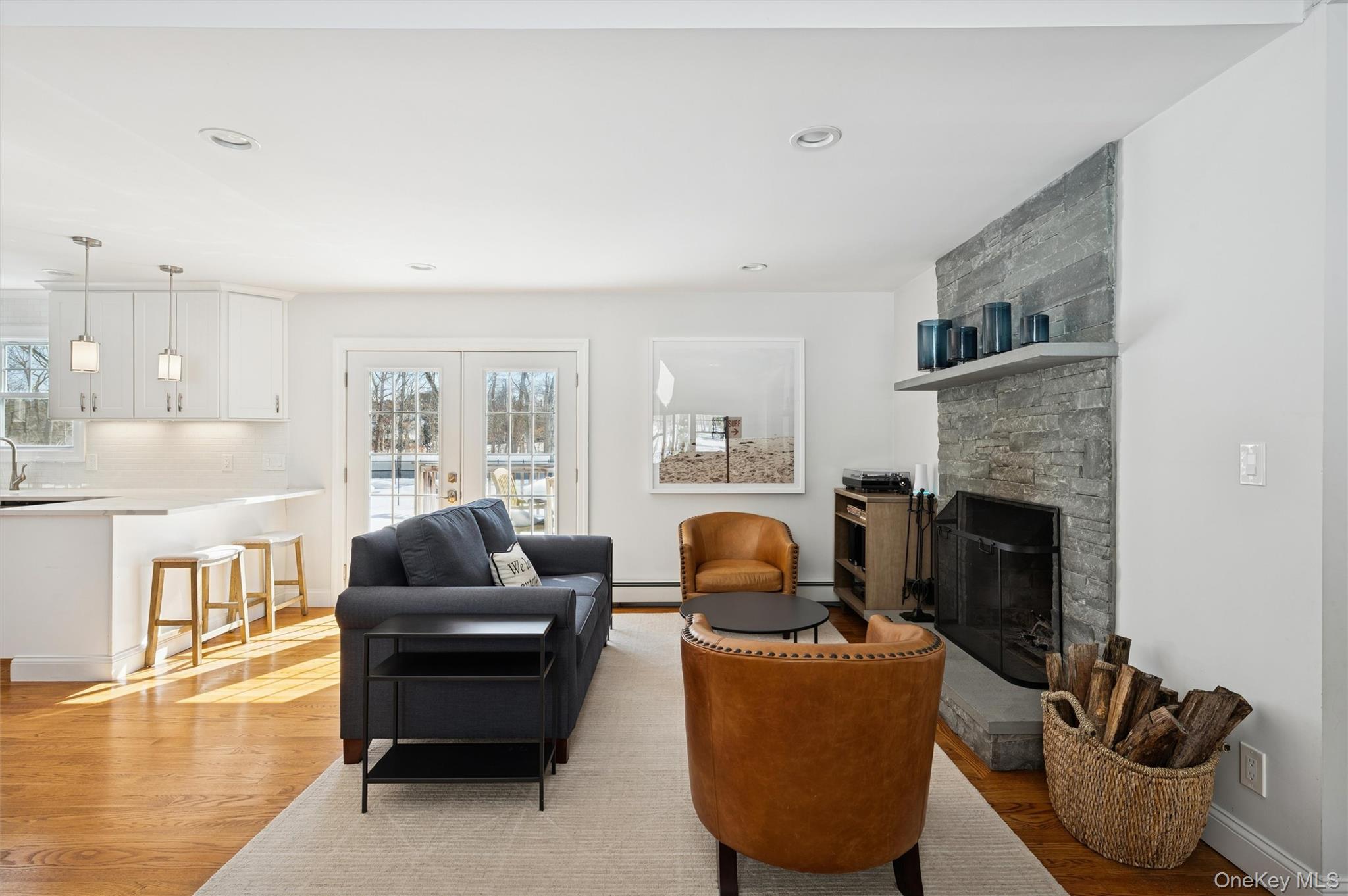 4 Stuart Court, Hampton Bays, NY 11946