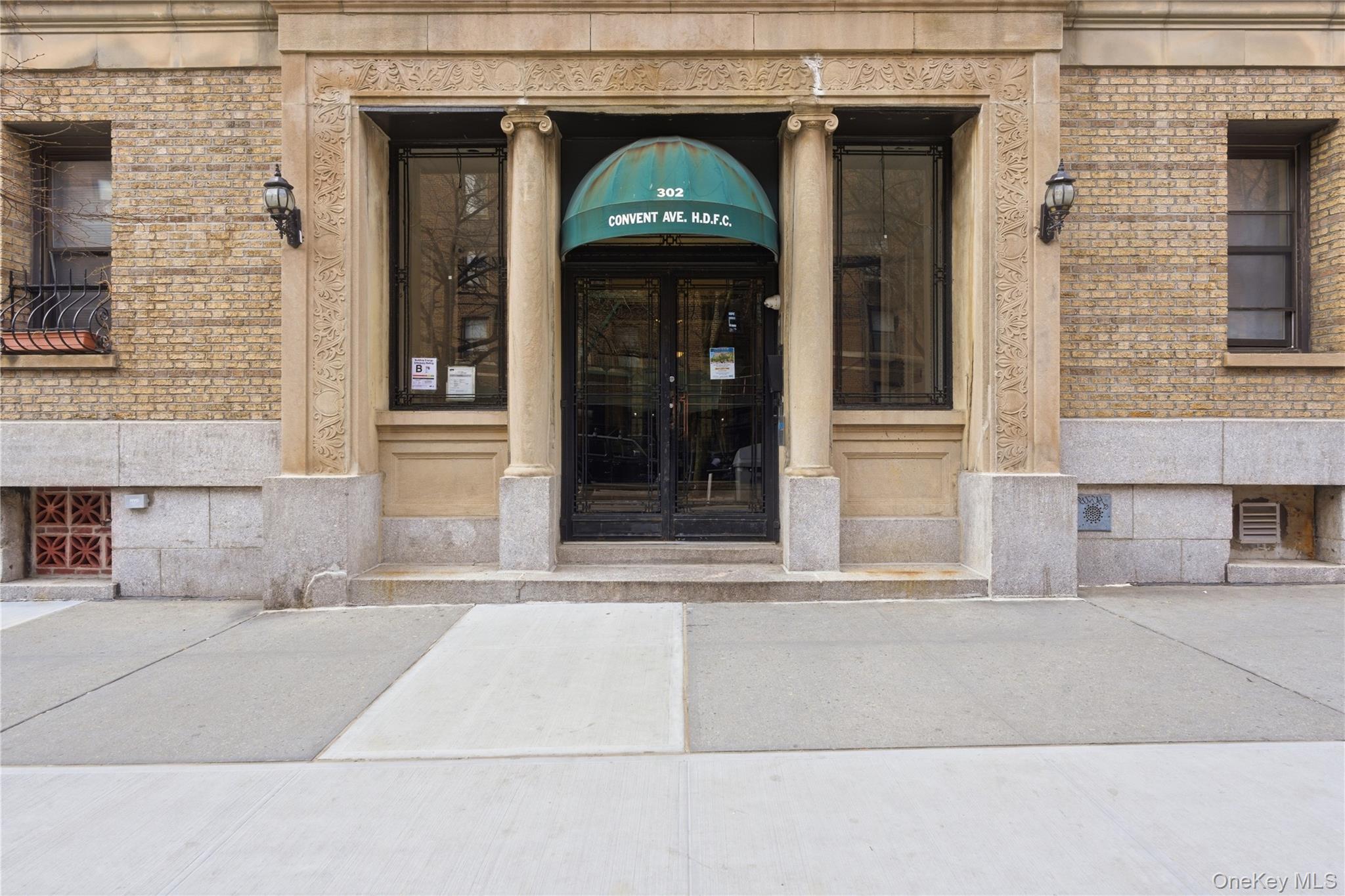 302 Convent Ave # 61, New York (Manhattan), NY 10031