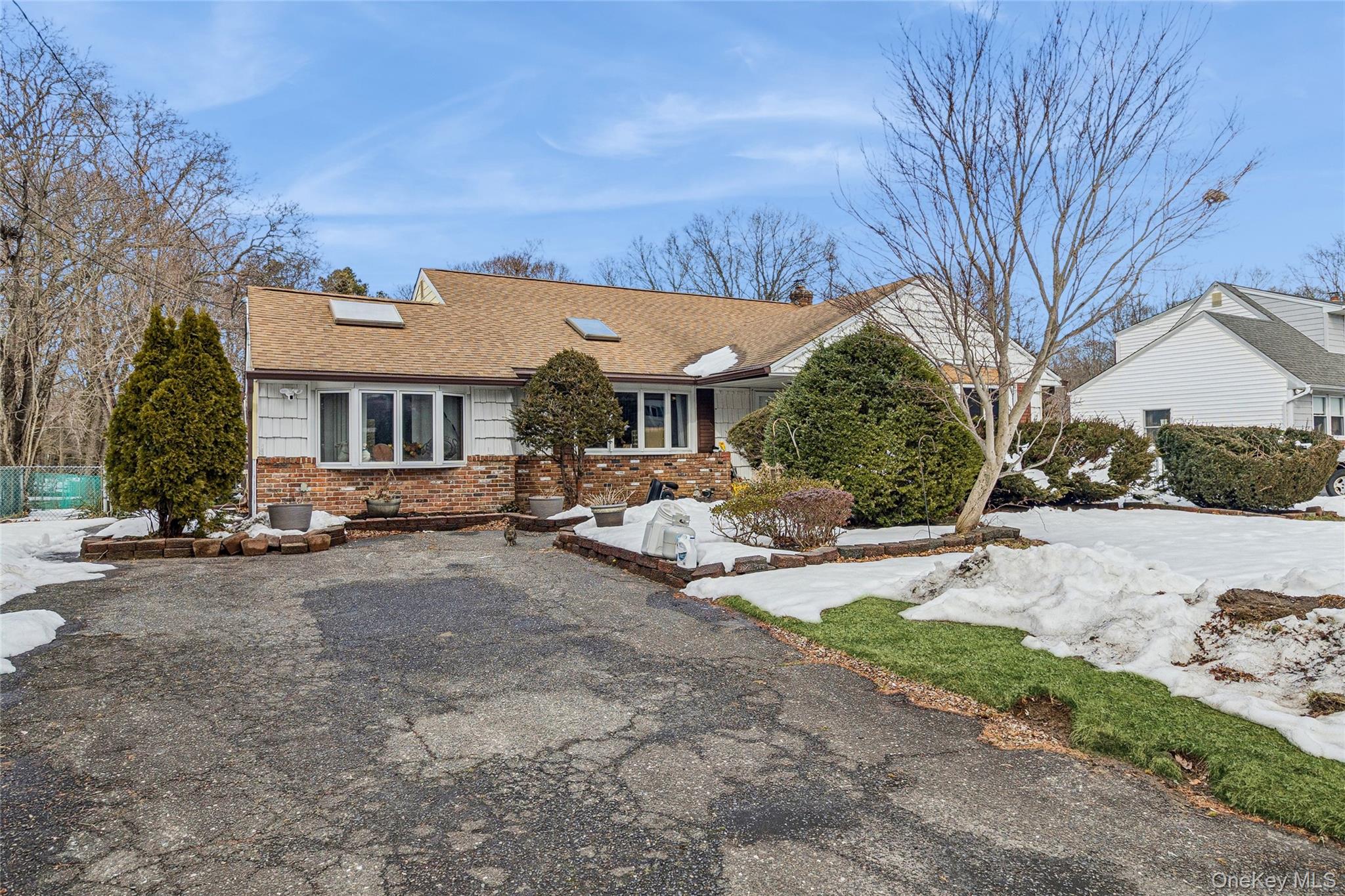 15 Walnut Street, Centereach, NY 11720