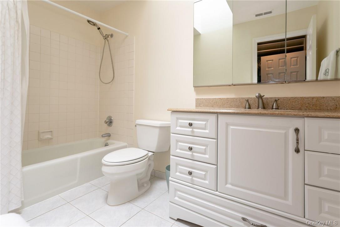 118 Stone Bridge Square # 118, Chappaqua, NY 10514