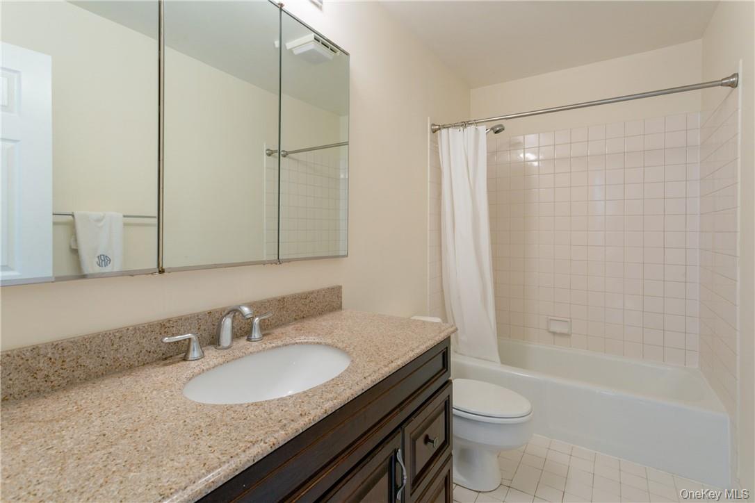 118 Stone Bridge Square # 118, Chappaqua, NY 10514