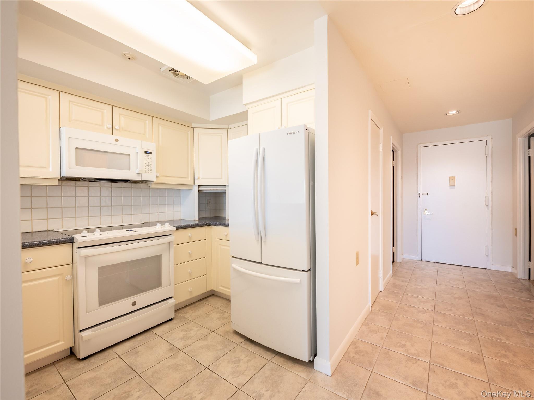 372 Main Street # 105, Port Washington, NY 11050