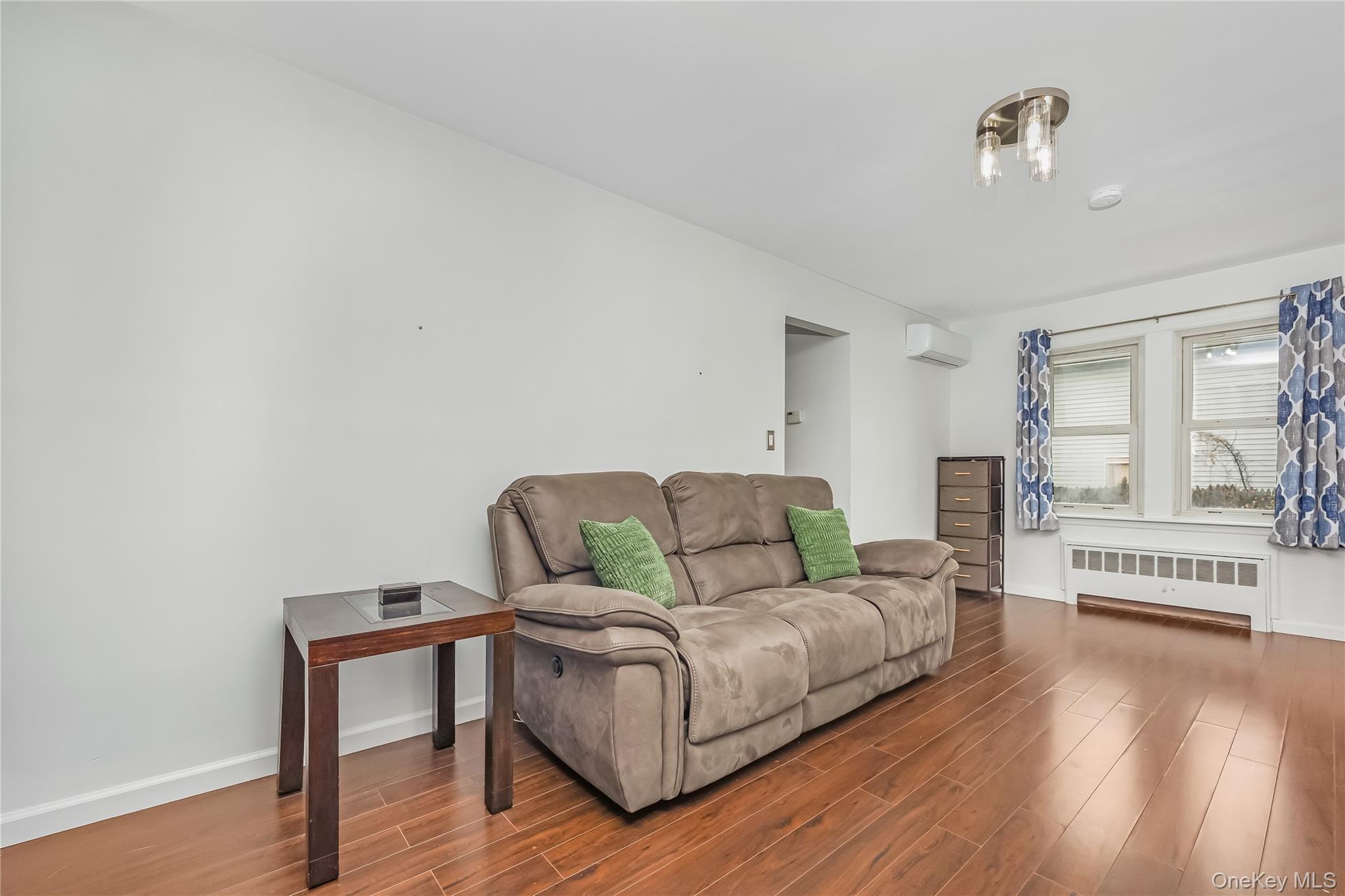 6 Dean Street, Farmingdale, NY 11735