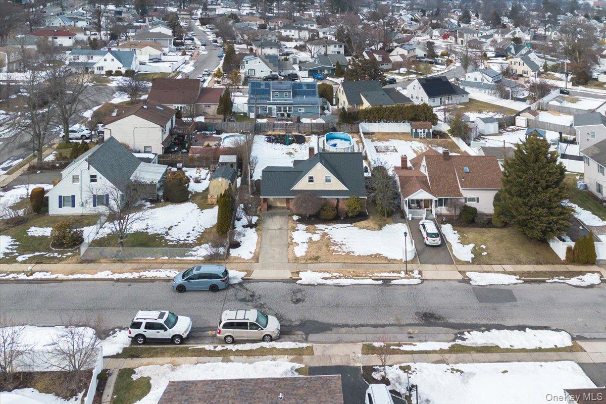 7 Constable Lane, Levittown, NY 11756