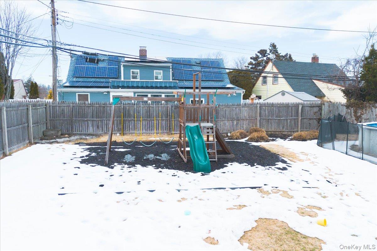 7 Constable Lane, Levittown, NY 11756