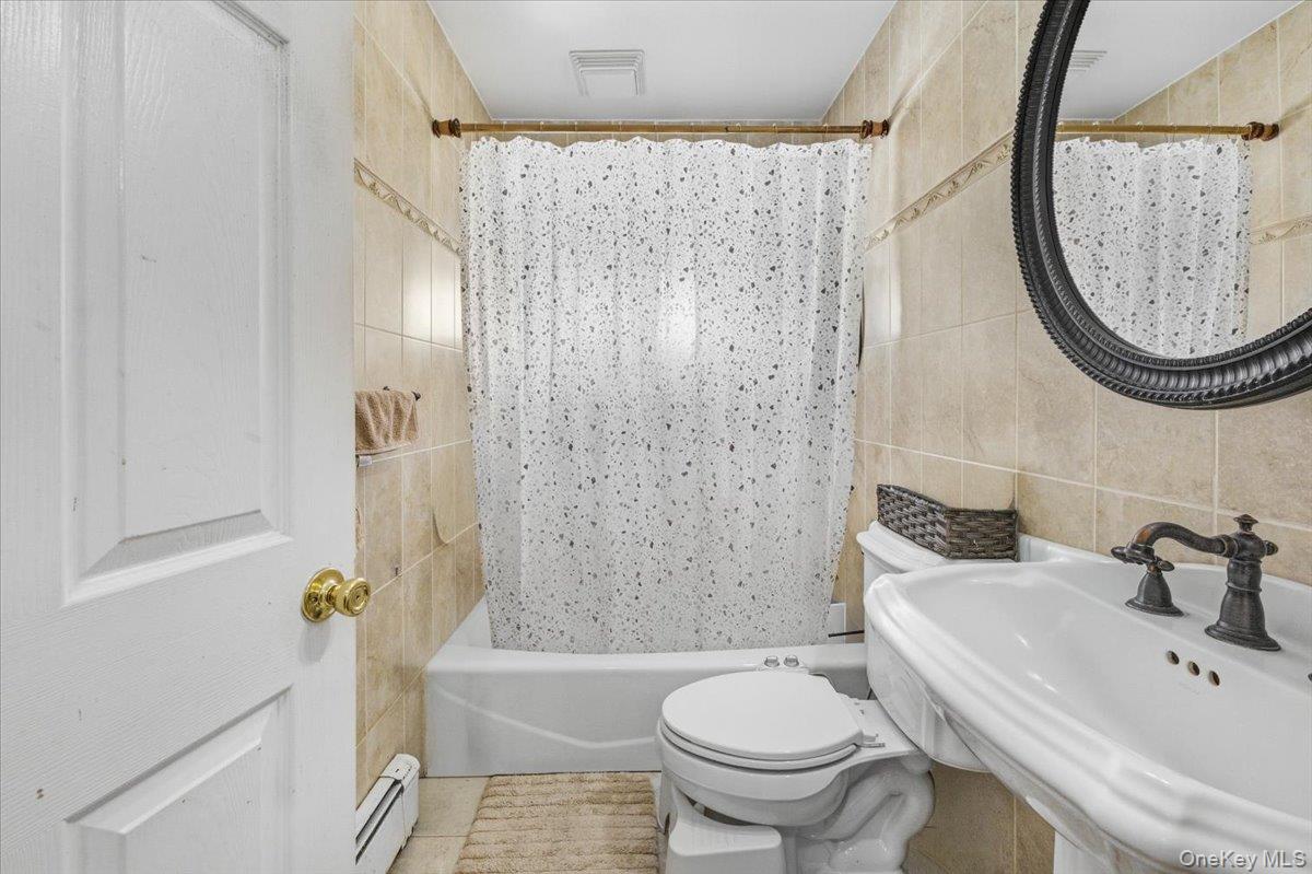 7 Constable Lane, Levittown, NY 11756