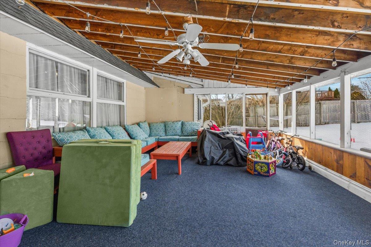 7 Constable Lane, Levittown, NY 11756