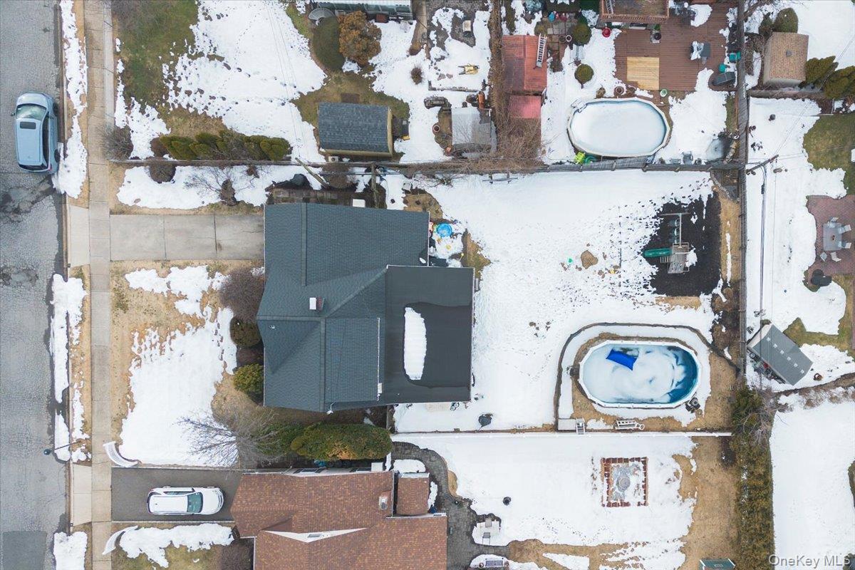 7 Constable Lane, Levittown, NY 11756