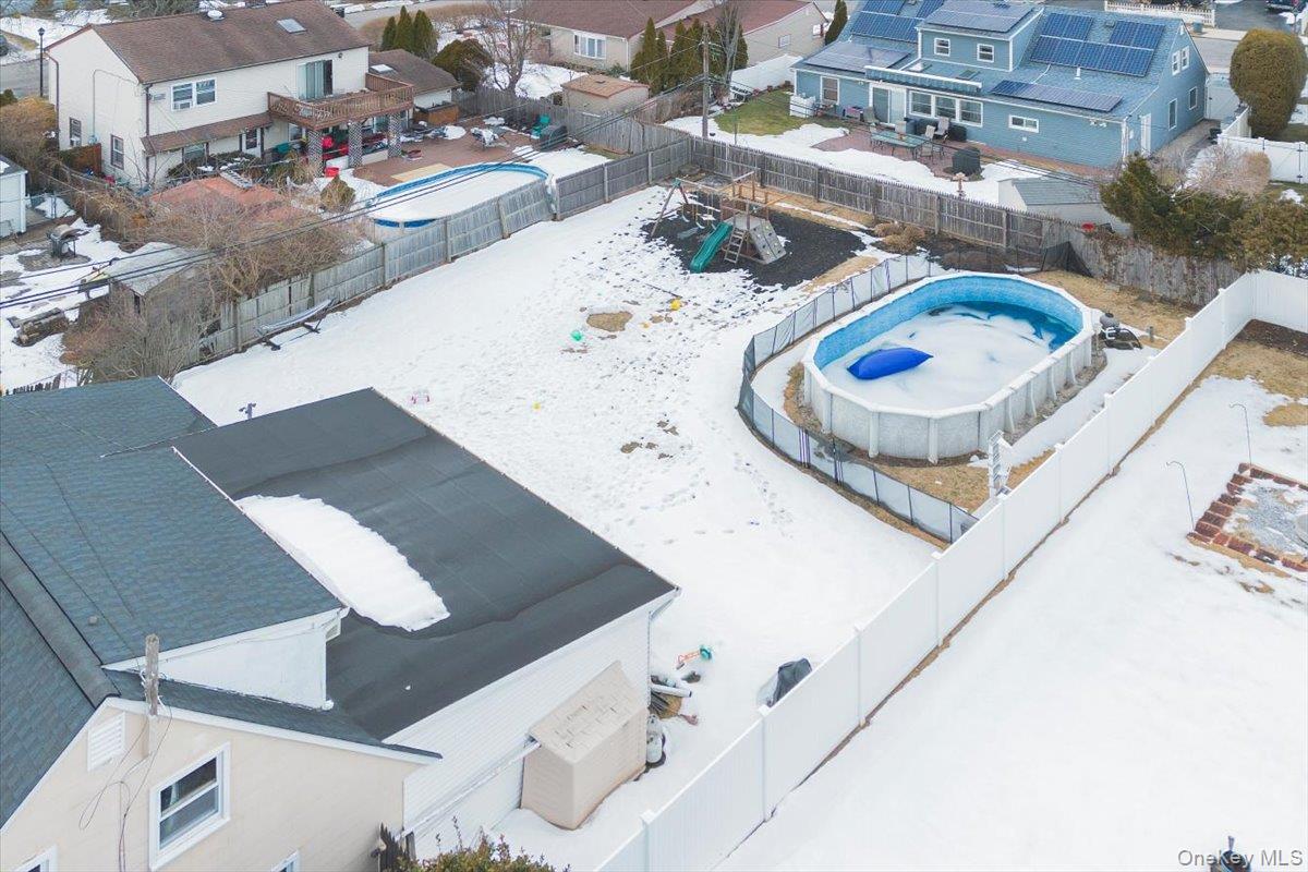 7 Constable Lane, Levittown, NY 11756