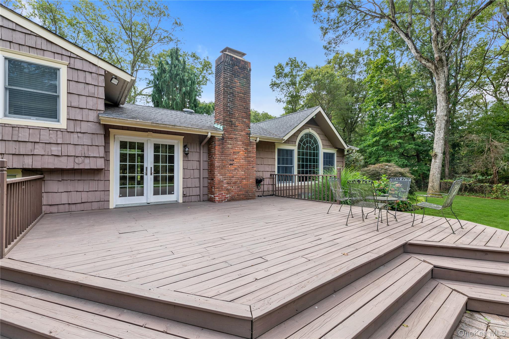 11 Quaker Ridge Drive, Brookville, NY 11545