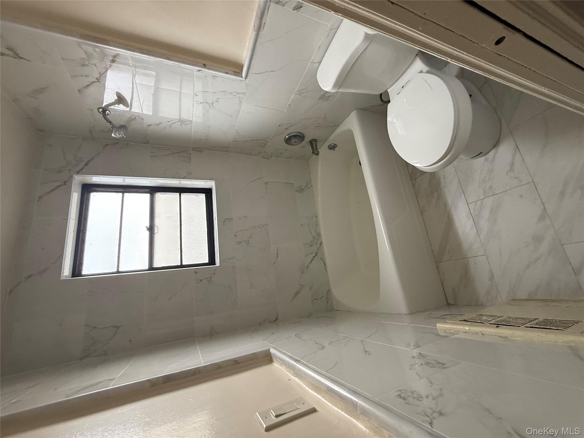 190 First Street # 5E, Mineola, NY 11501