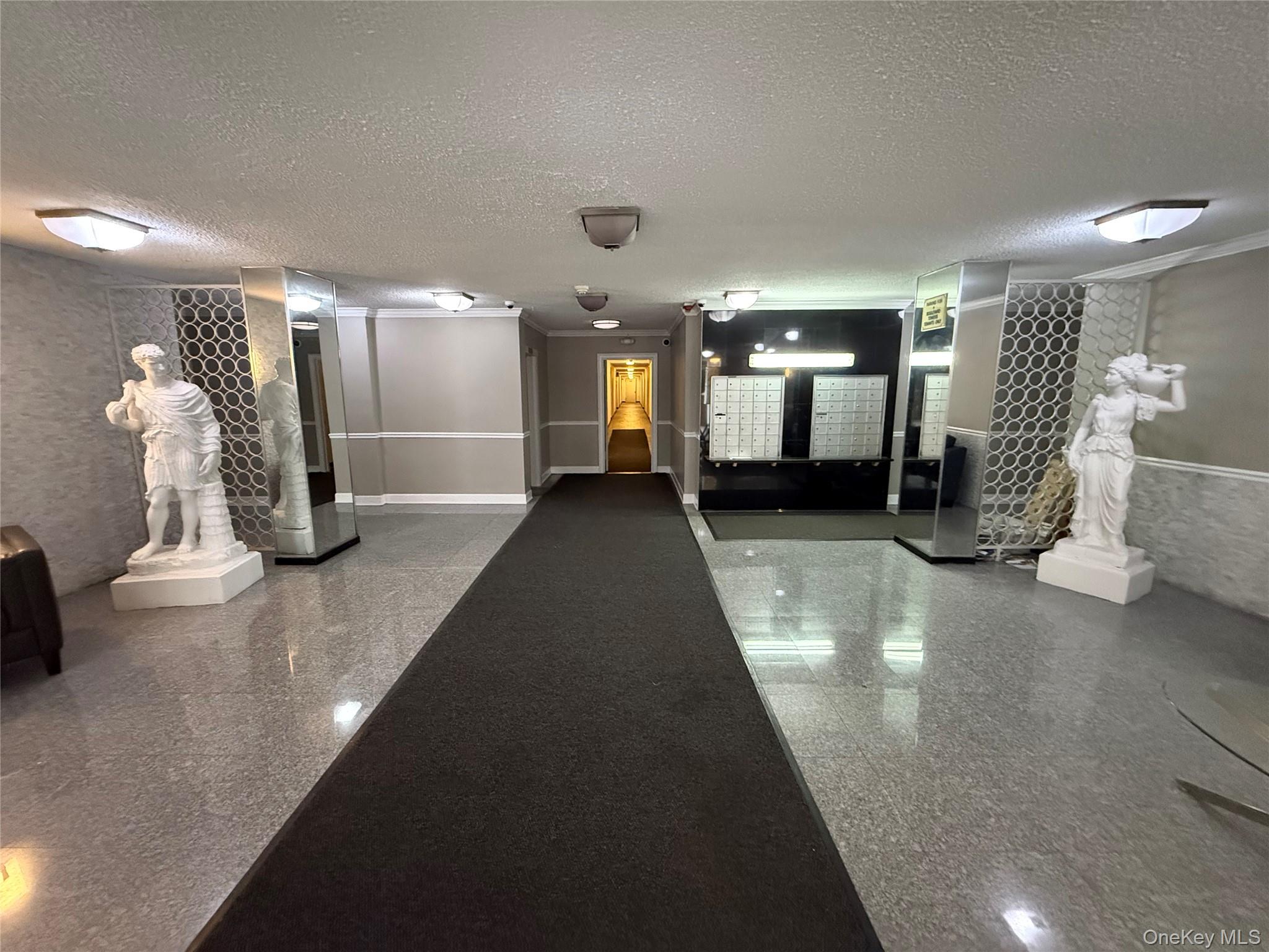 190 First Street # 5E, Mineola, NY 11501