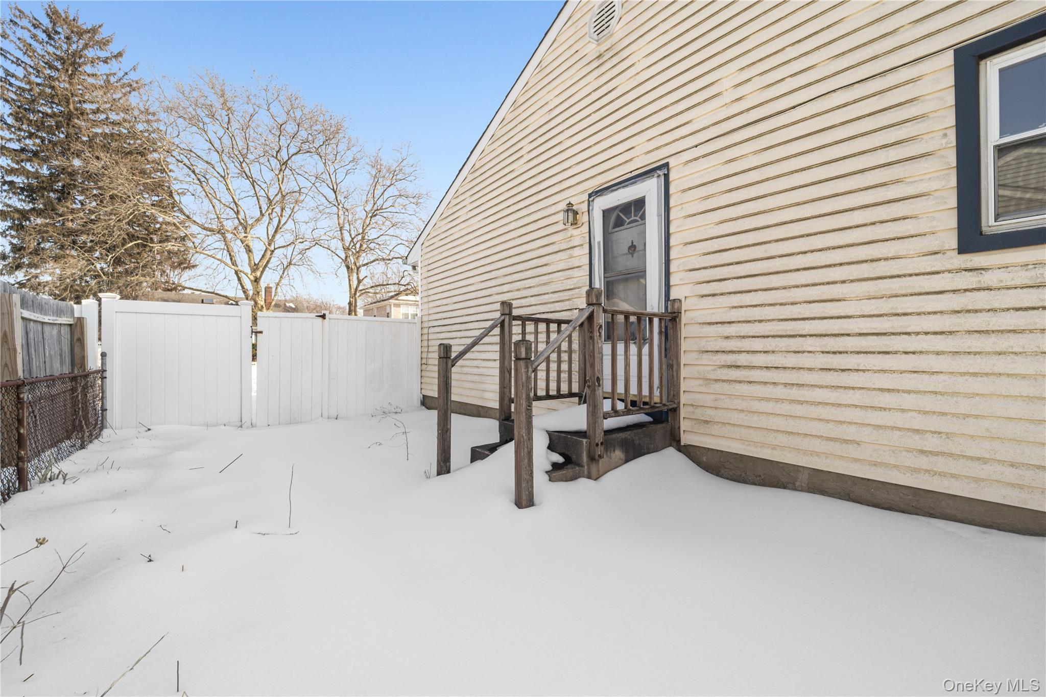 24 Elderberry Road, Syosset, NY 11791