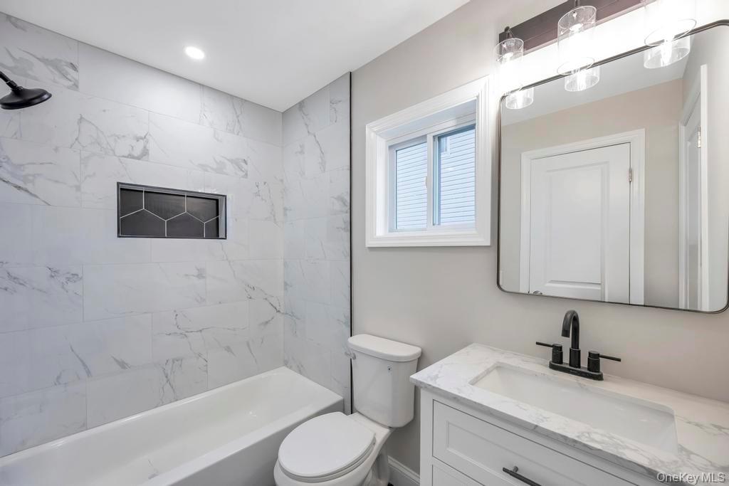 52 Halycon Road, Lindenhurst, NY 11757