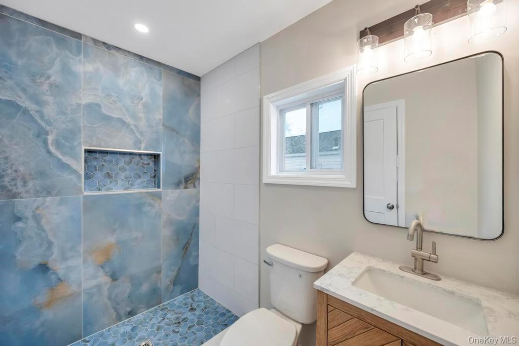 52 Halycon Road, Lindenhurst, NY 11757