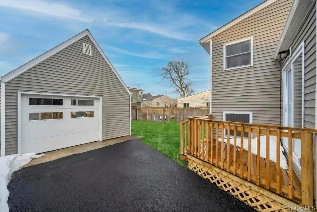 52 Halycon Road, Lindenhurst, NY 11757