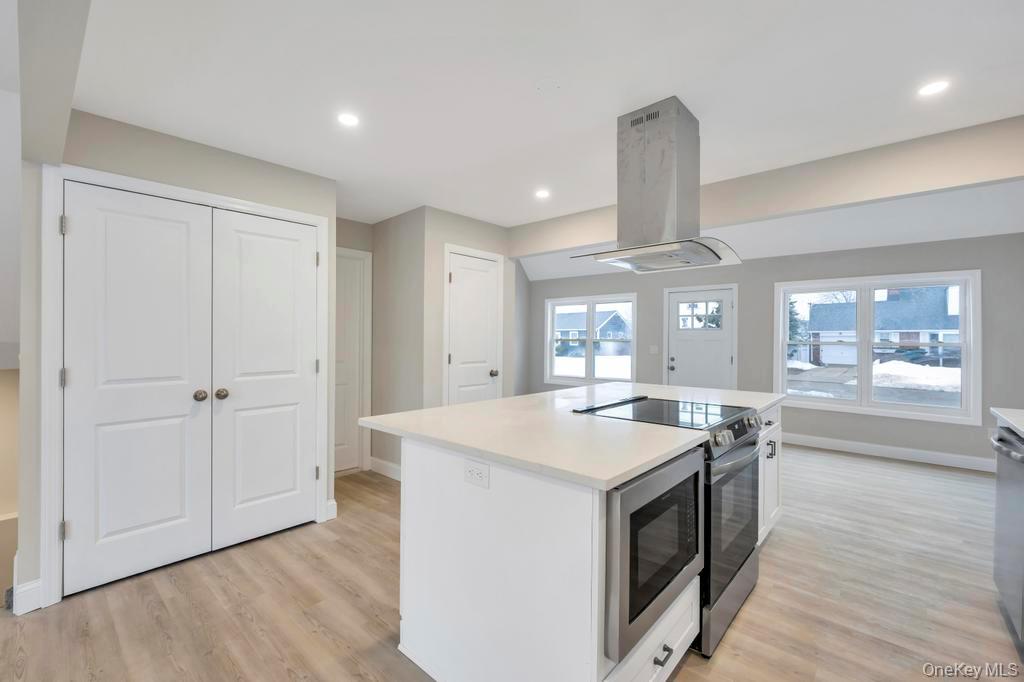 52 Halycon Road, Lindenhurst, NY 11757