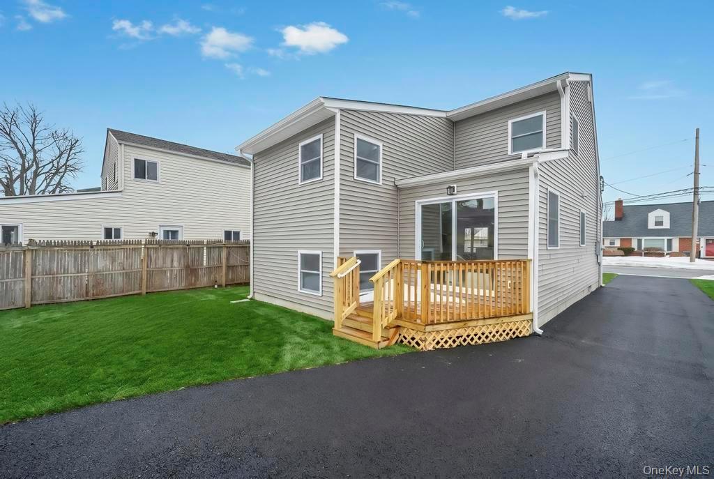 52 Halycon Road, Lindenhurst, NY 11757