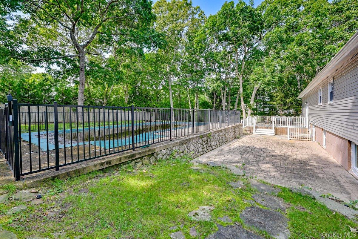 2 Fairview Road, Hampton Bays, NY 11946