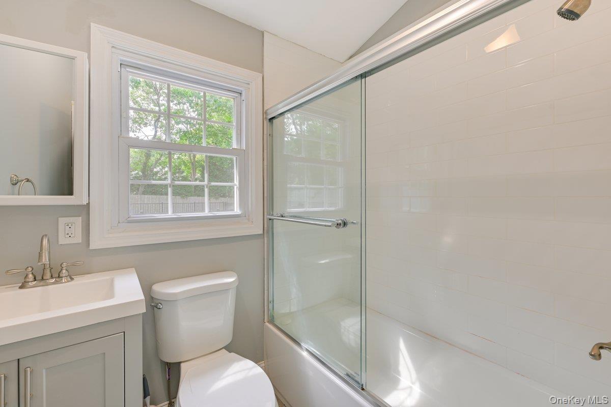 2 Fairview Road, Hampton Bays, NY 11946