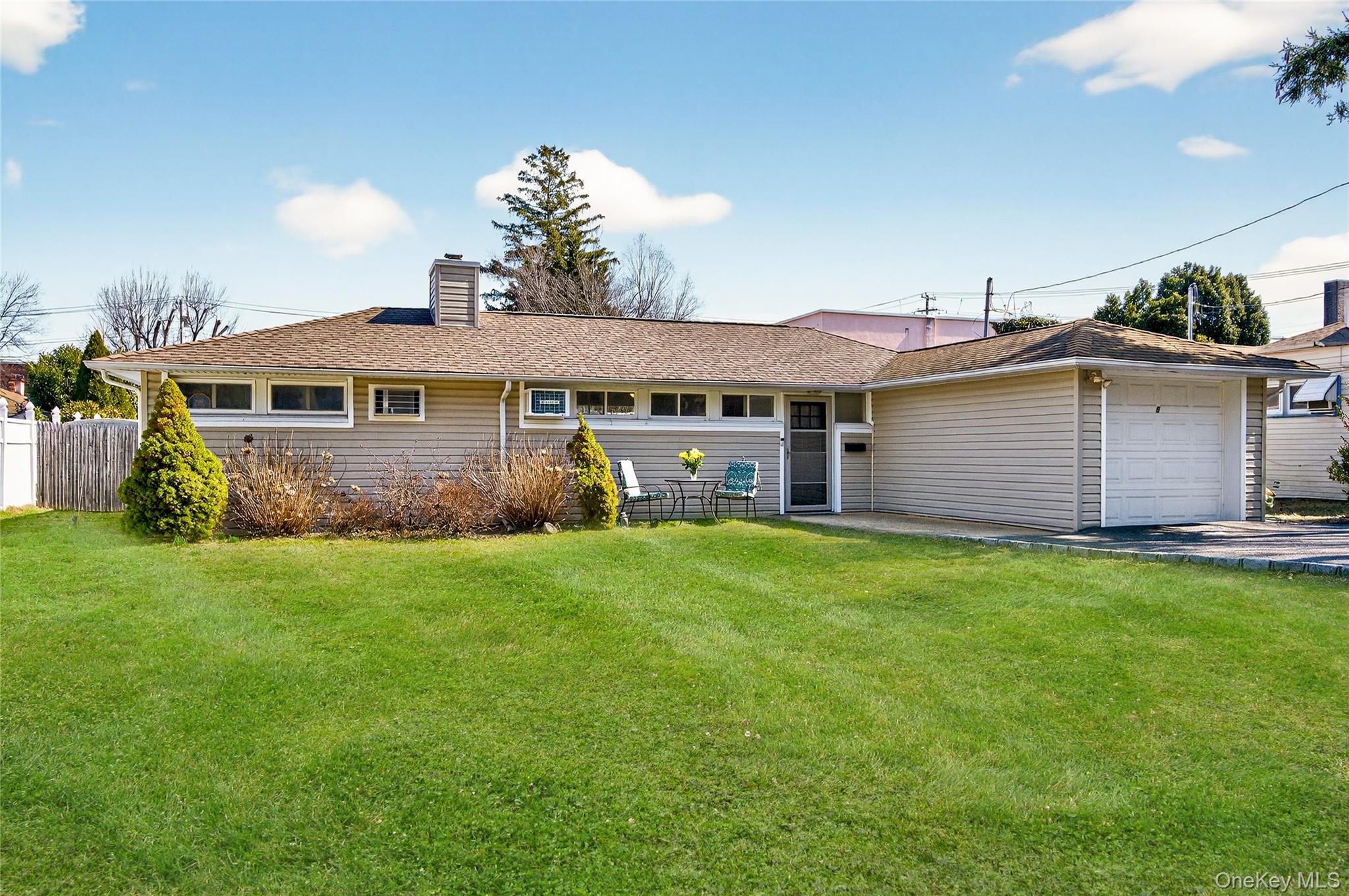 6 Wellington Road, Greenvale, NY 11548