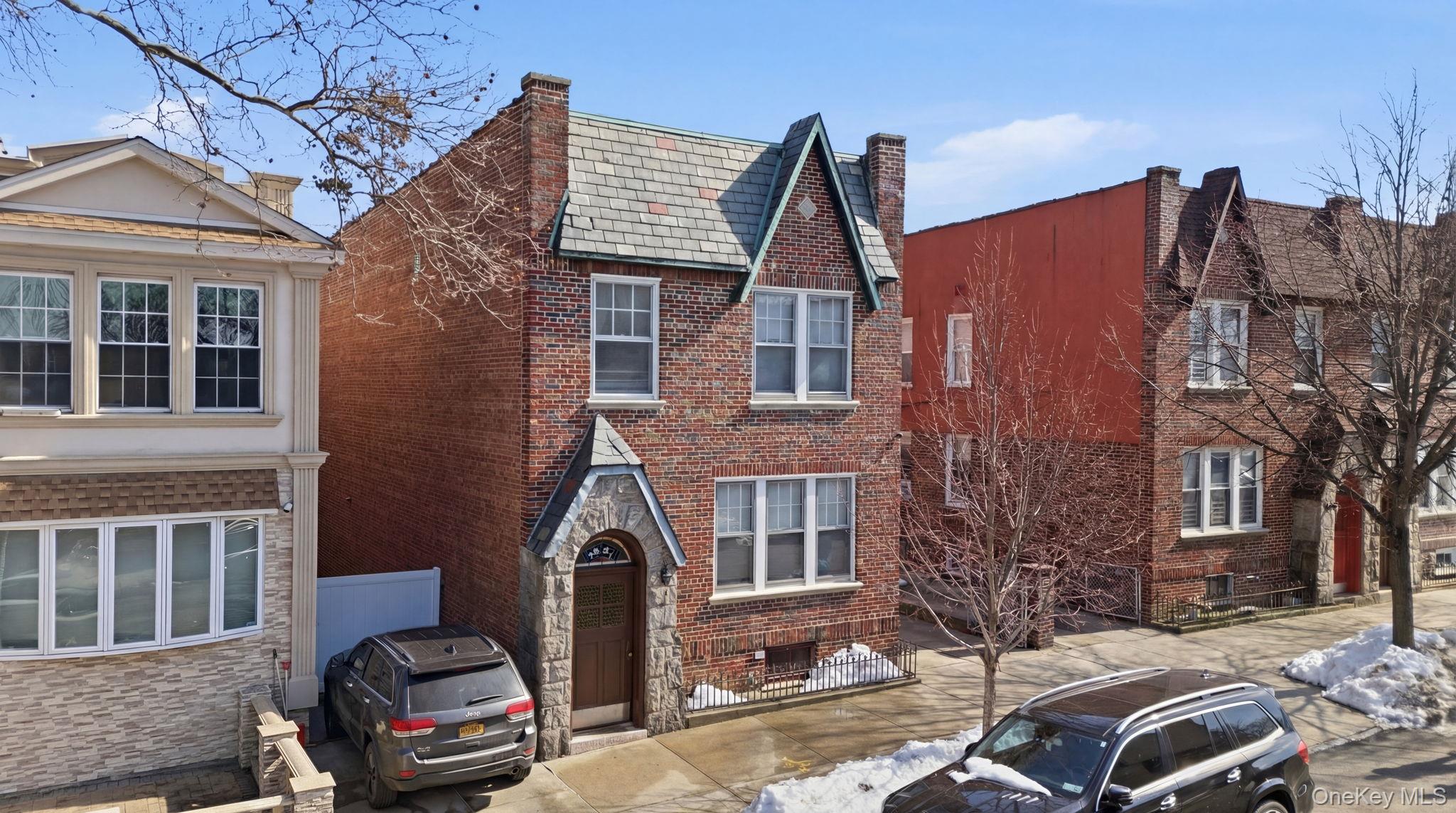 7861 75th Street, Glendale, NY 11385