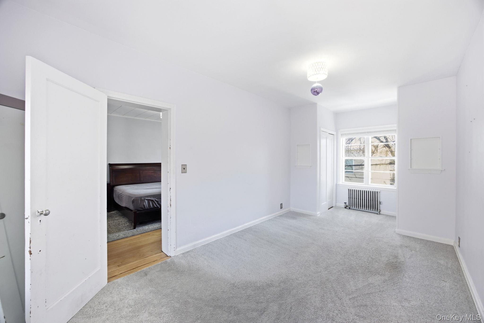 7861 75th Street, Glendale, NY 11385