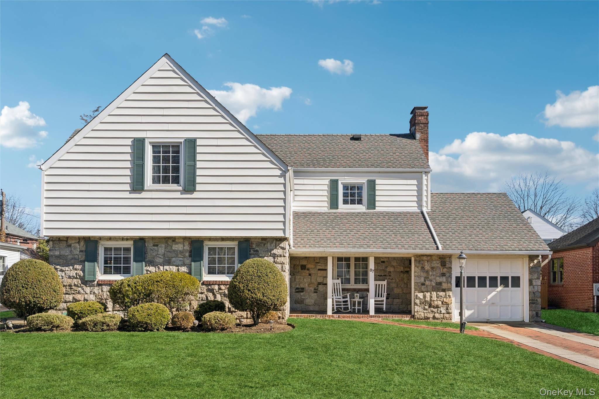 87 Wyatt Road, Garden City, NY 11530