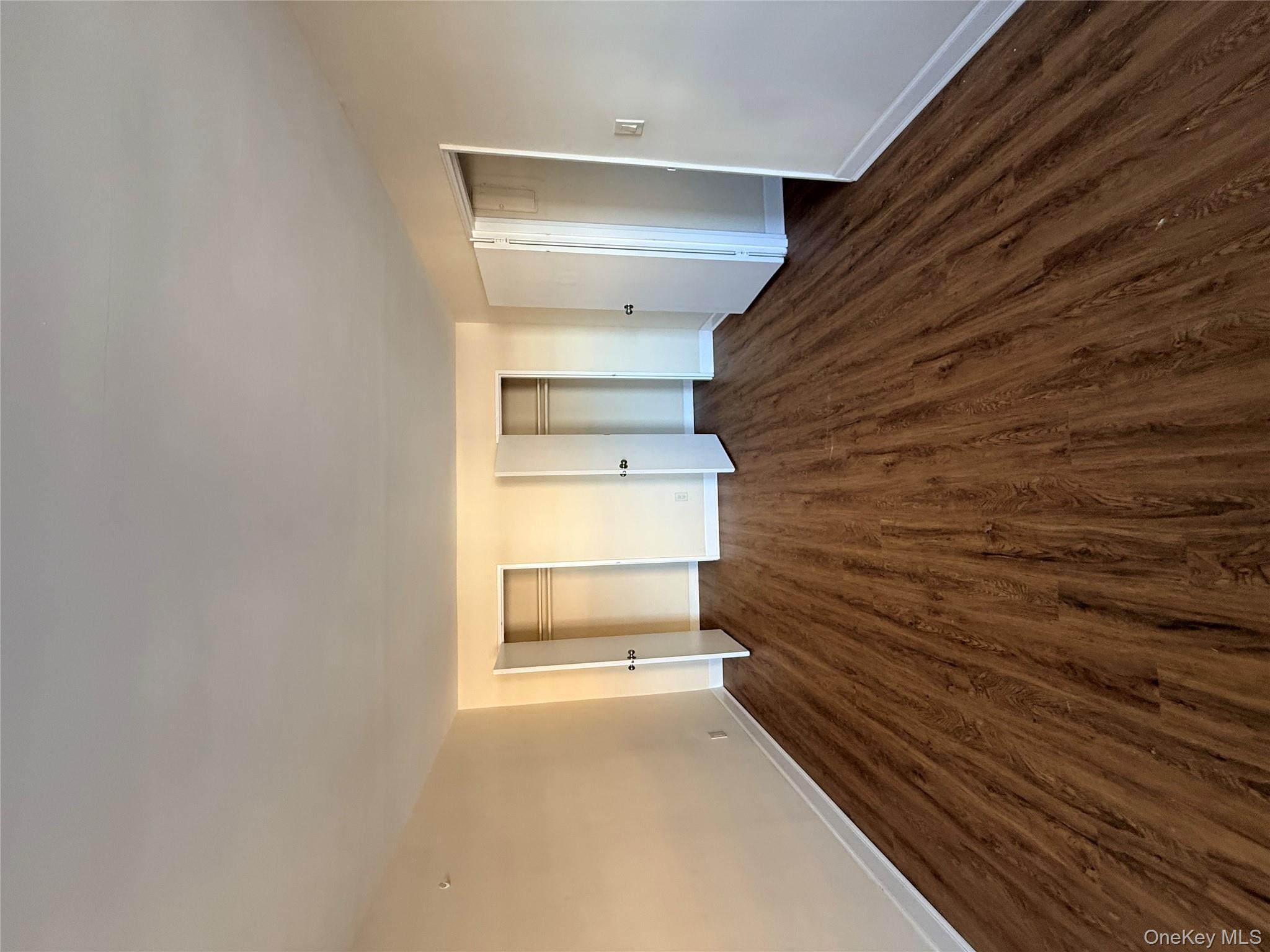 190 First Street # 1K, Mineola, NY 11501