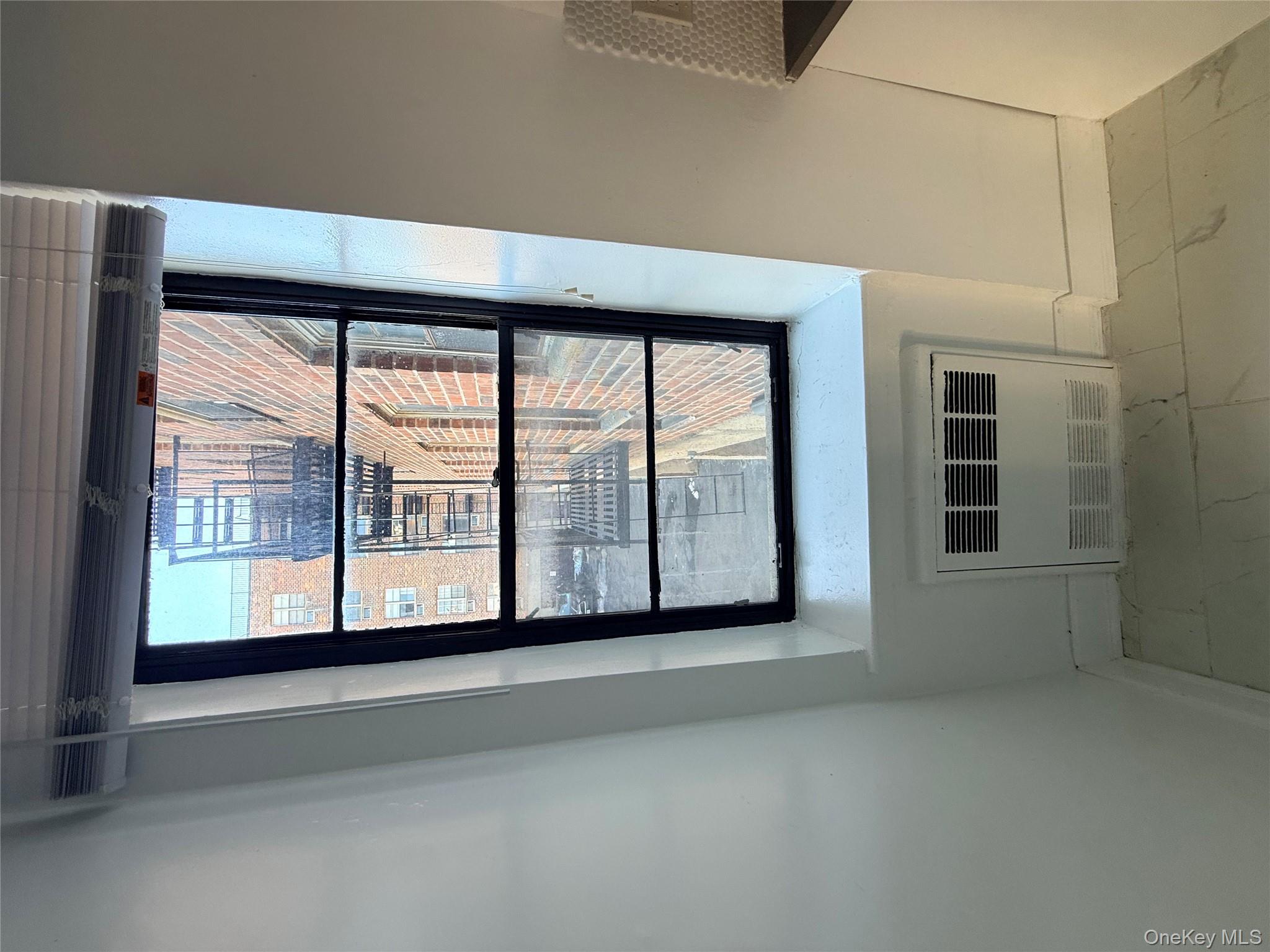 190 First Street # 1K, Mineola, NY 11501