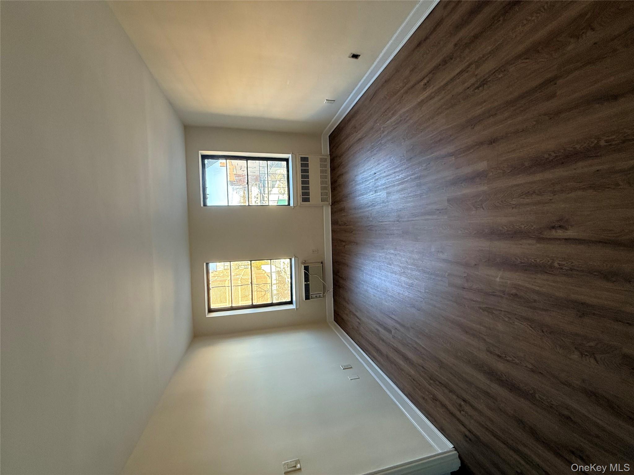 190 First Street # 1K, Mineola, NY 11501