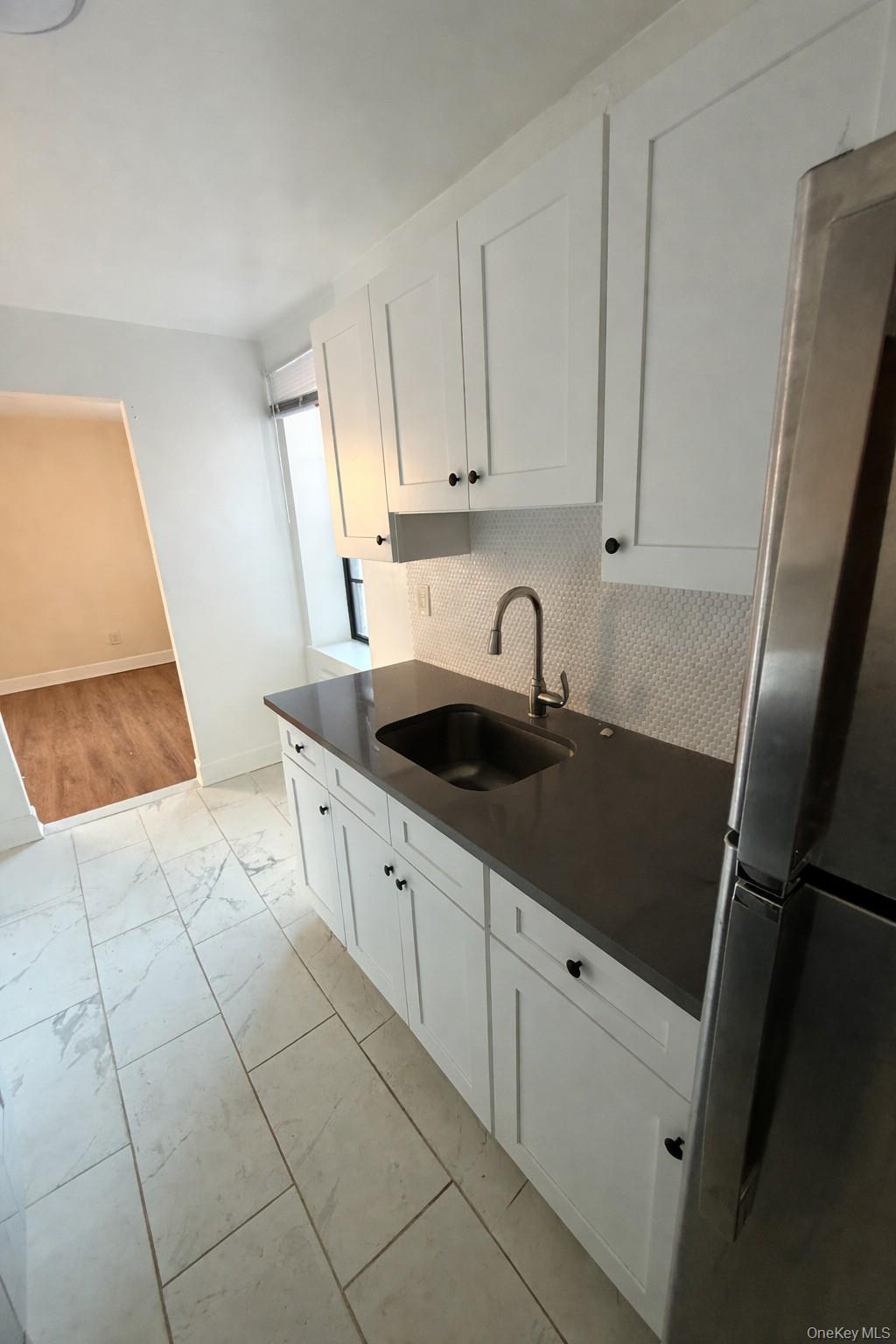 190 First Street # 1K, Mineola, NY 11501