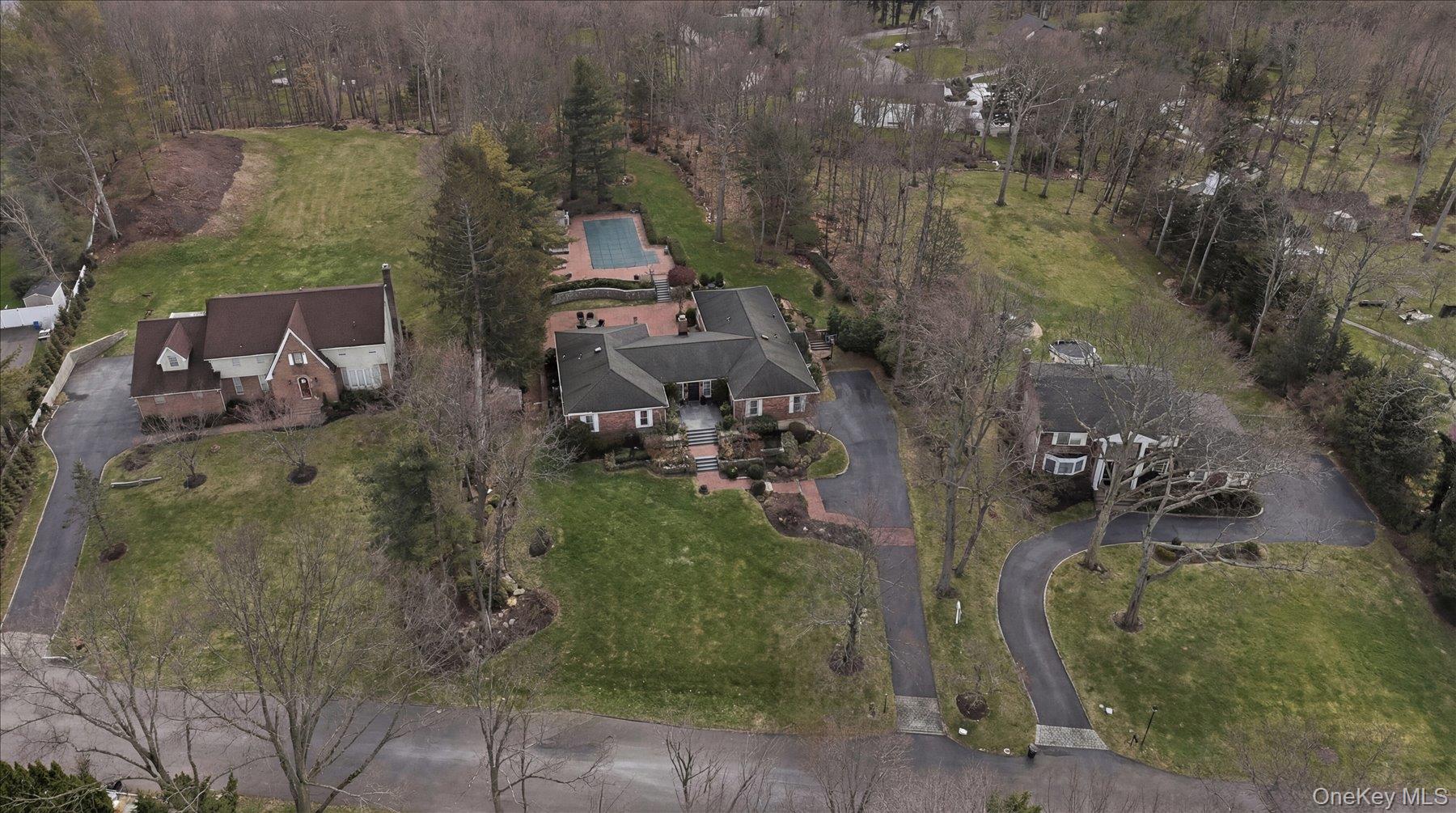 16 Daniel Lane, Dix Hills, NY 11746