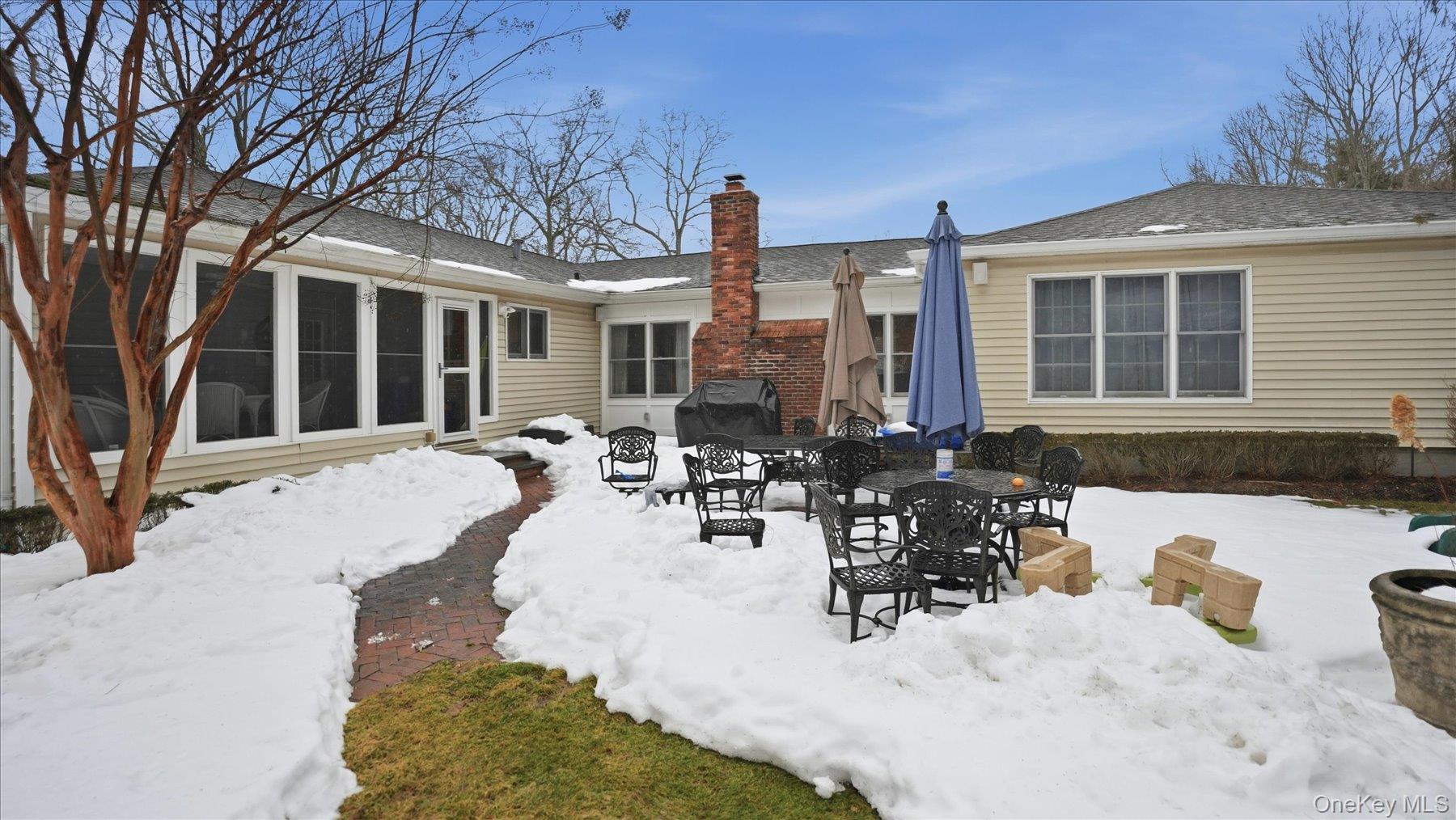 16 Daniel Lane, Dix Hills, NY 11746