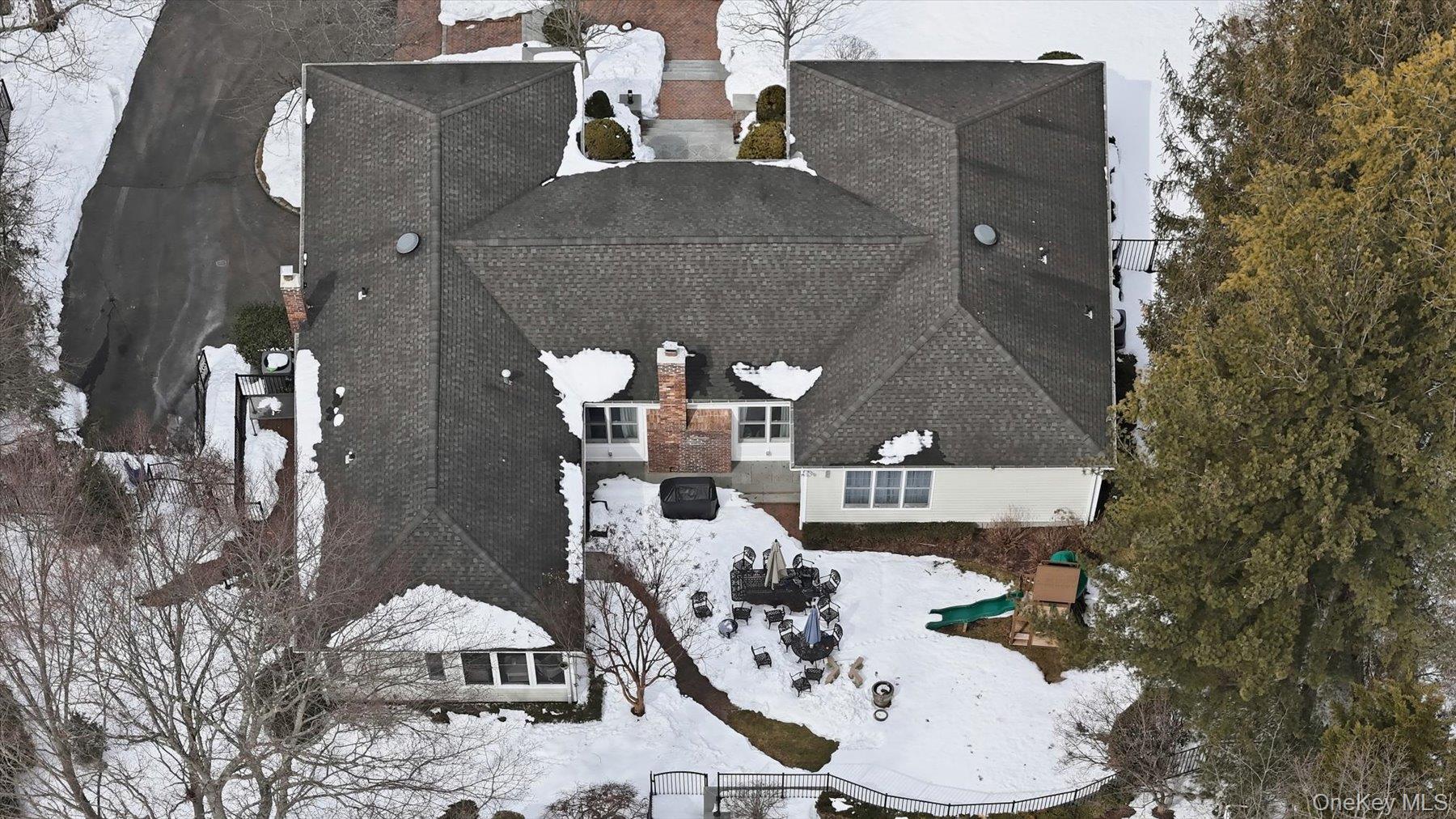 16 Daniel Lane, Dix Hills, NY 11746