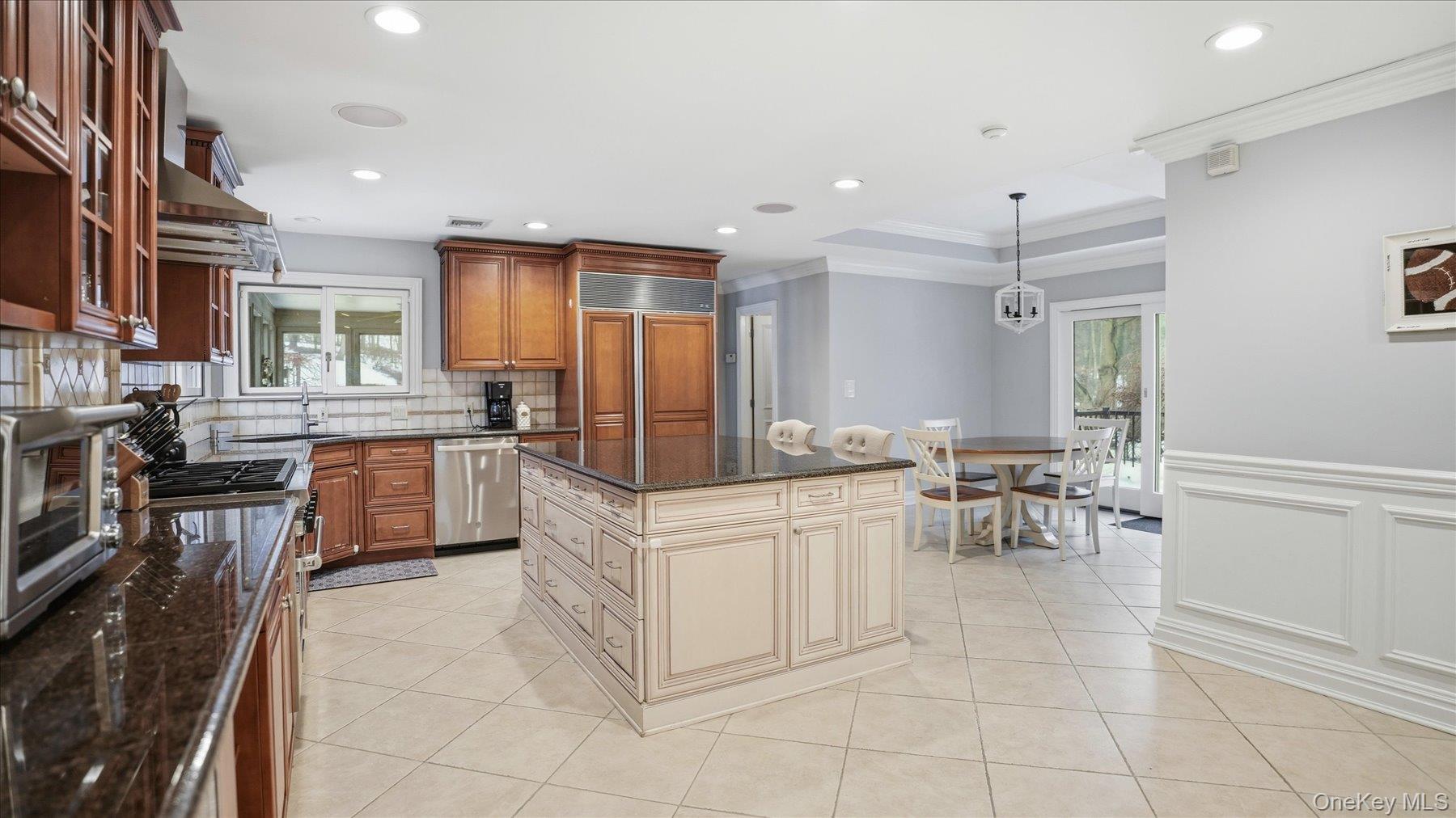 16 Daniel Lane, Dix Hills, NY 11746