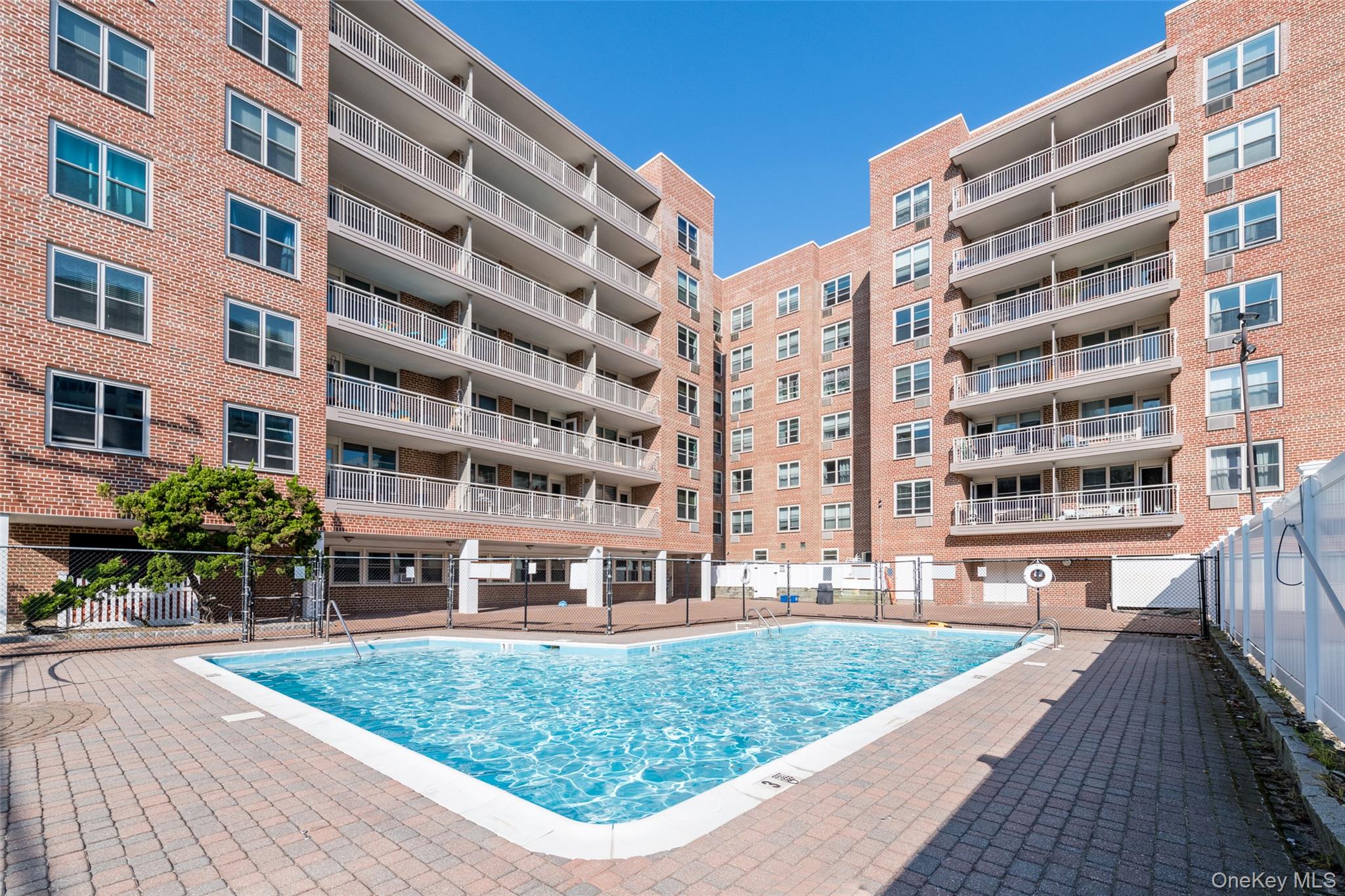 410 E Broadway E # 5R, Long Beach, NY 11561