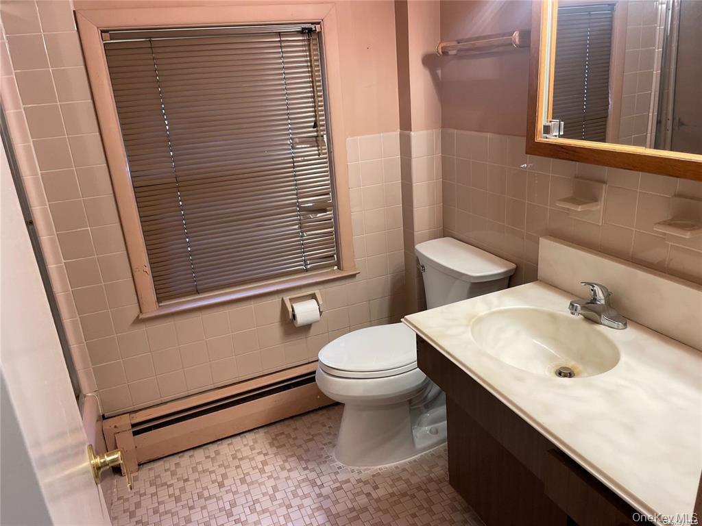 217 Greeley, Sayville, NY 11782