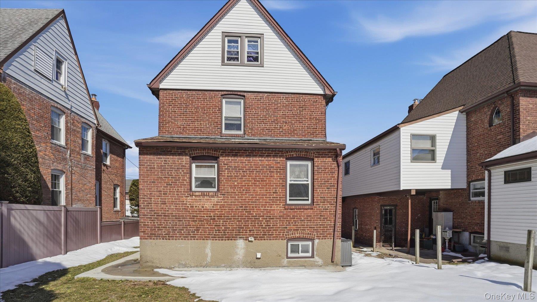 56 Northumberland, Lynbrook, NY 11563