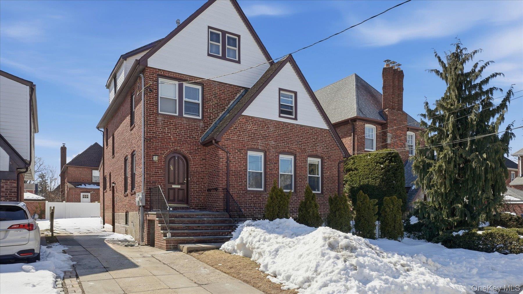 56 Northumberland, Lynbrook, NY 11563