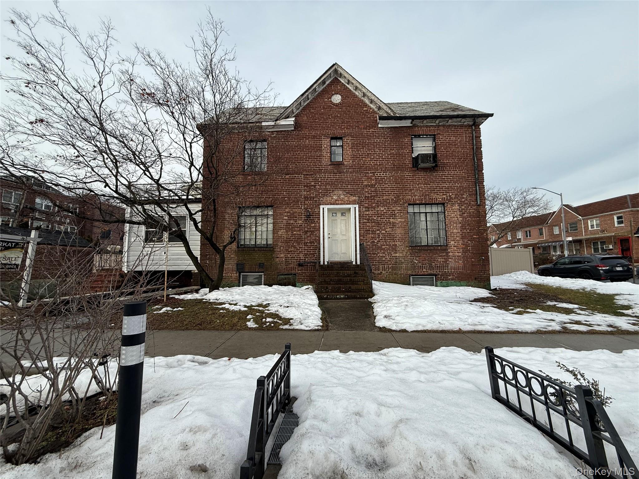 7504 147th Street, Flushing, NY 11367