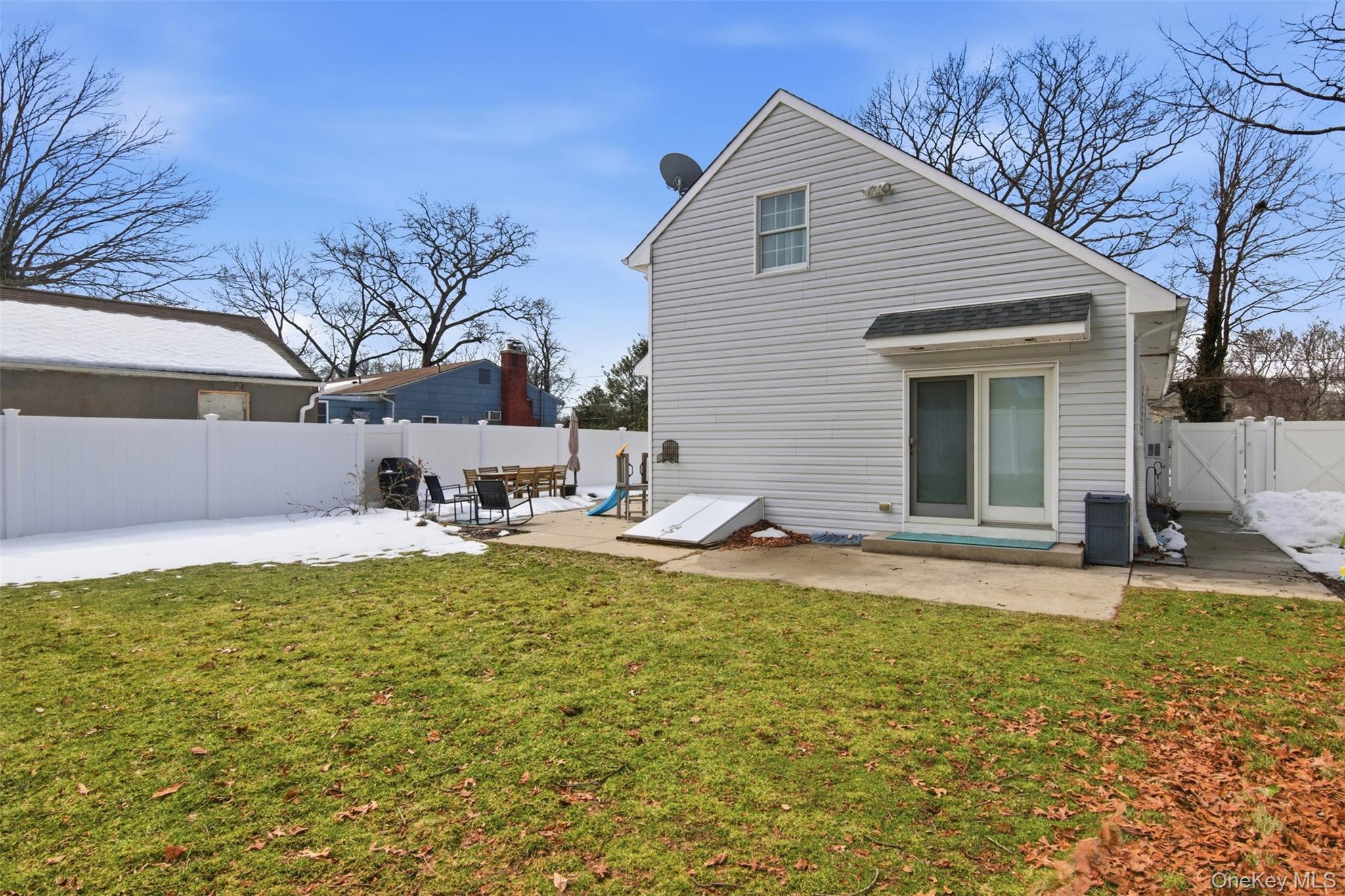 27 Great River Drive, Sound Beach, NY 11789