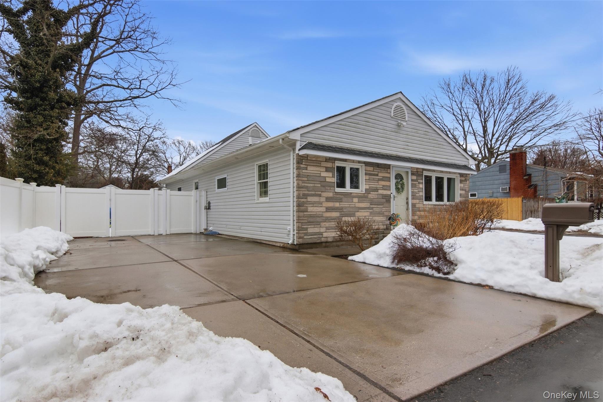 27 Great River Drive, Sound Beach, NY 11789