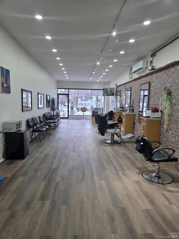 4 Welwyn Road, Great Neck, NY 11021