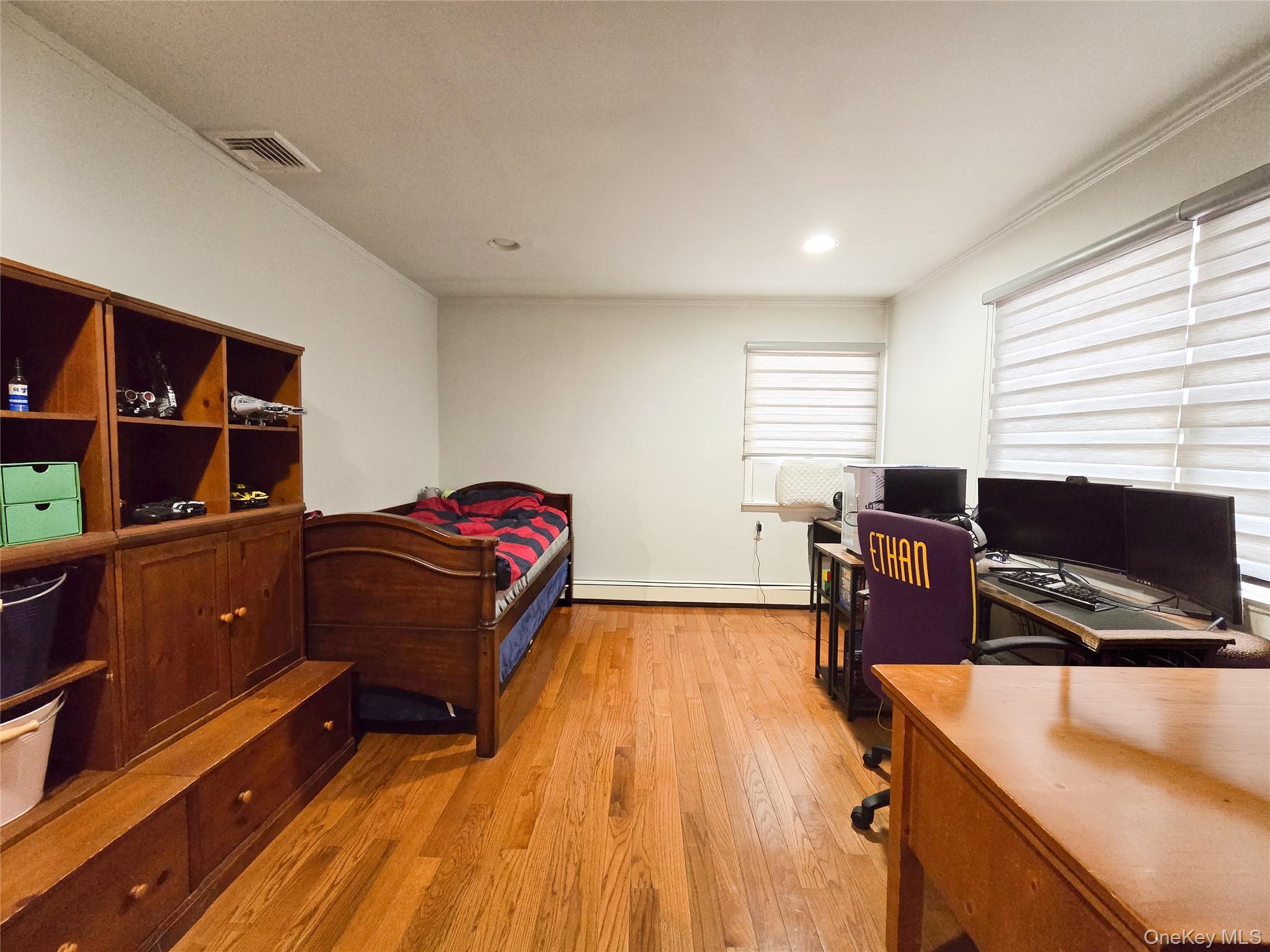 64 Middleneck Road, Roslyn, NY 11576