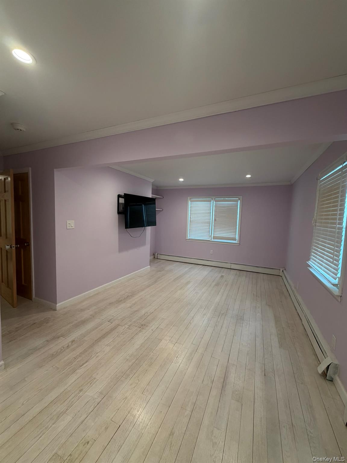 32 Montana Court, Syosset, NY 11791