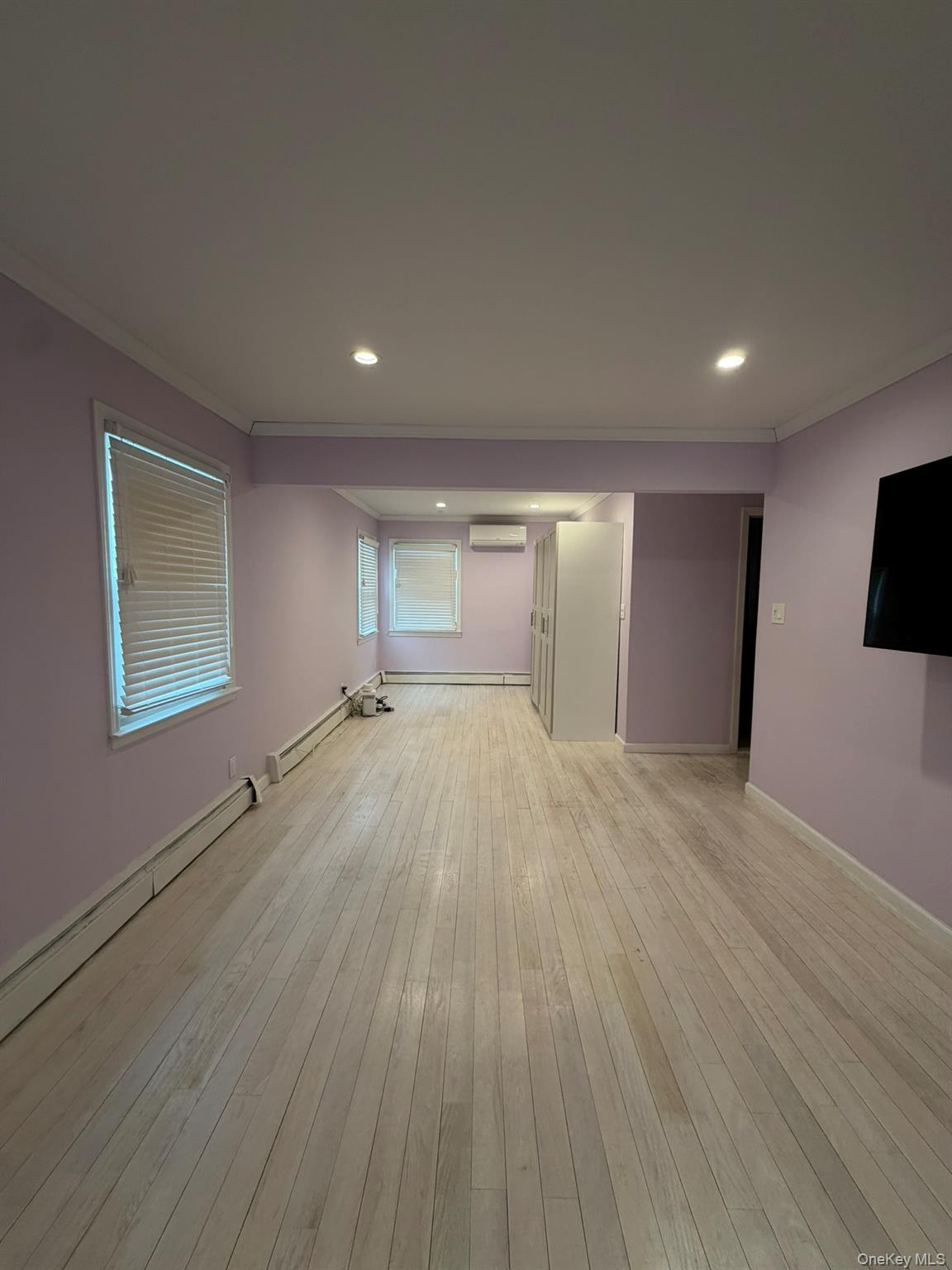 32 Montana Court, Syosset, NY 11791