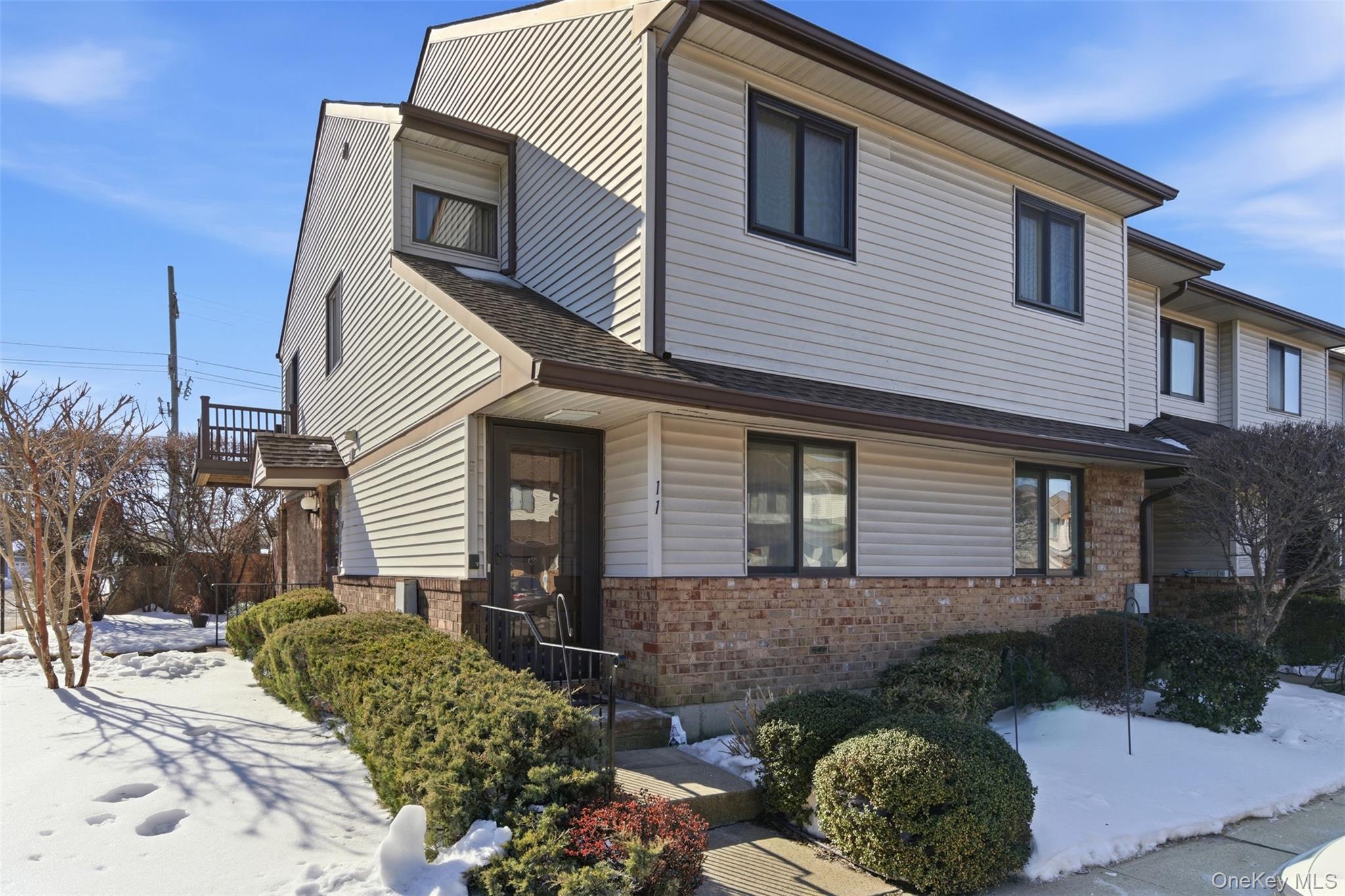 11 Balsam Court # 11, Wantagh, NY 11793