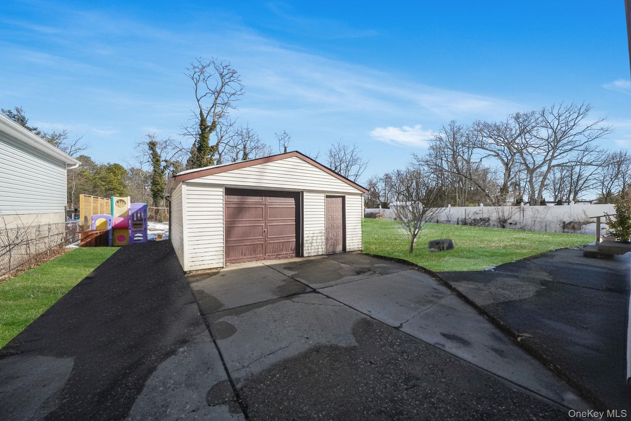 467 Carlls Path, Deer Park, NY 11729