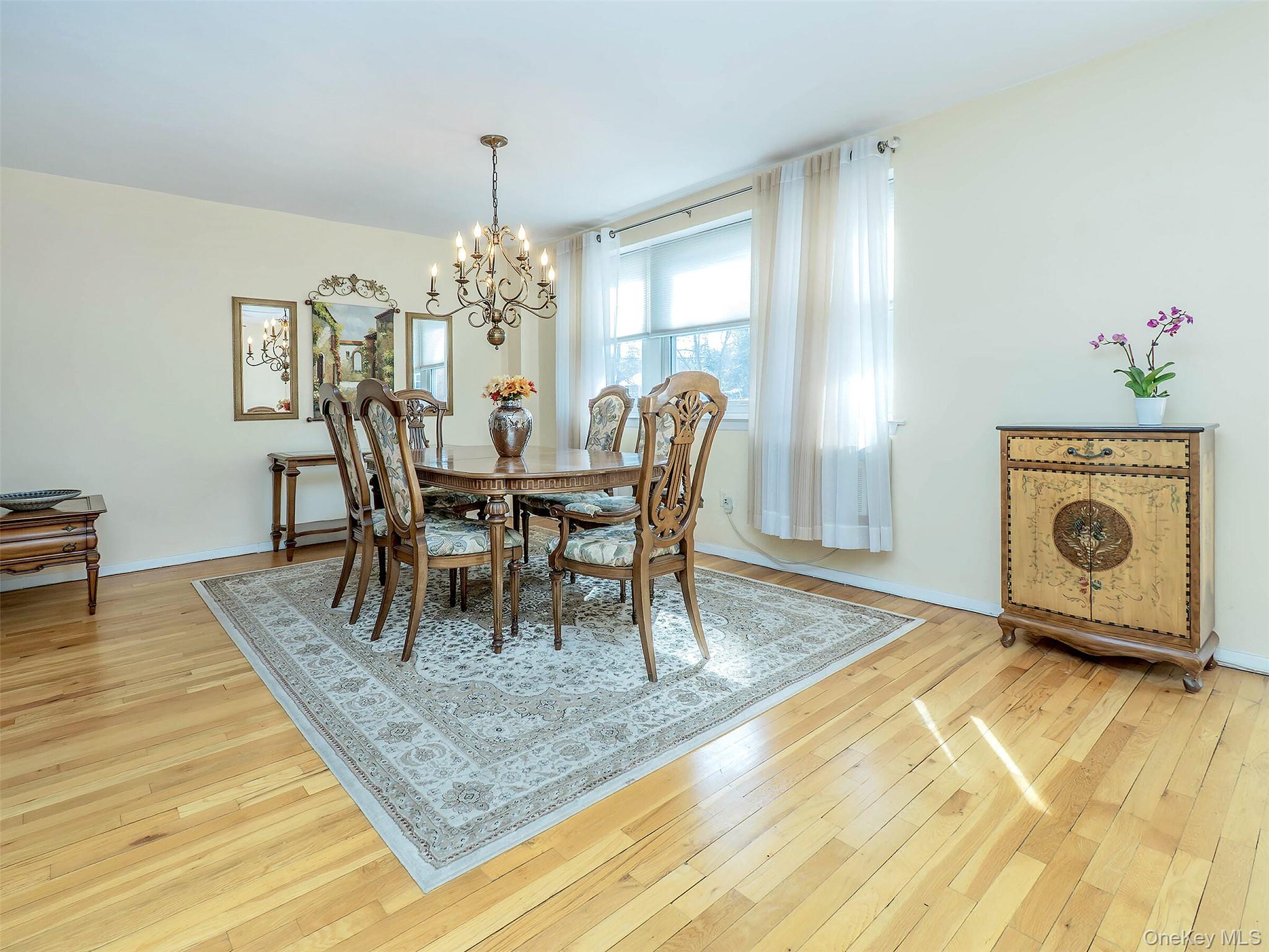 32 Pearsall # 2D, Glen Cove, NY 11542